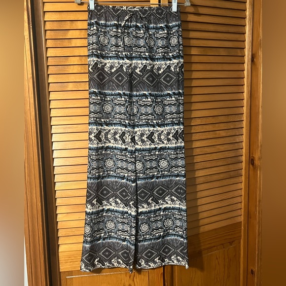 BOHO Flowy Patterned Pants - Picture 1 of 3